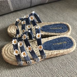 NWOT BCBGirls Floral Daisy Denim Sandals Shoes